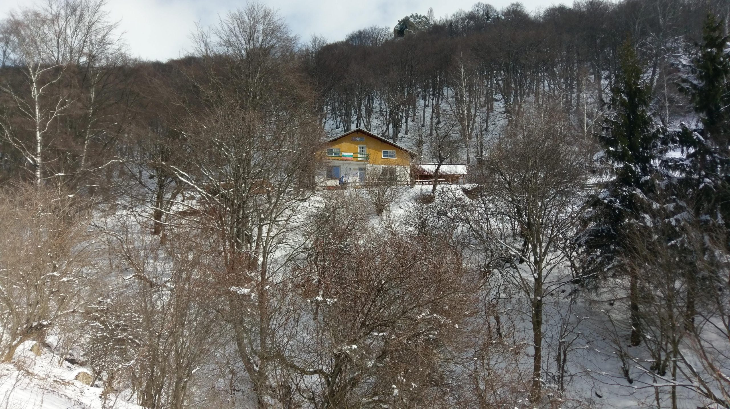 Хижа Равнец и Карловския Балкан